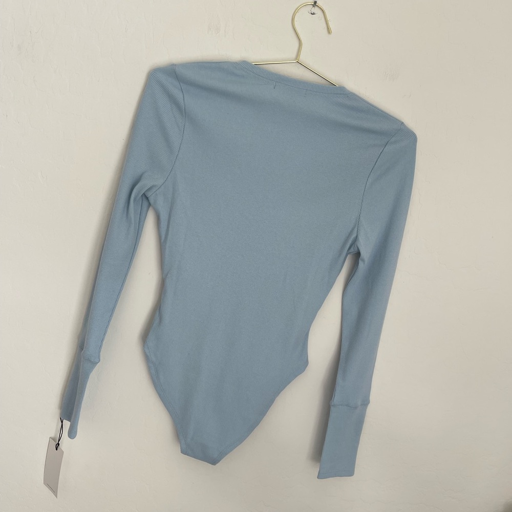 7 FOR ALL MANKIND Blue Ribbed Long Sleeve V Neckline Bodysuit Sz S NWT - Picture 3 of 8